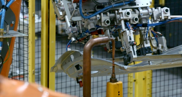 为制造升级扫除障碍,哈工智能“机器人服务”护航智造!