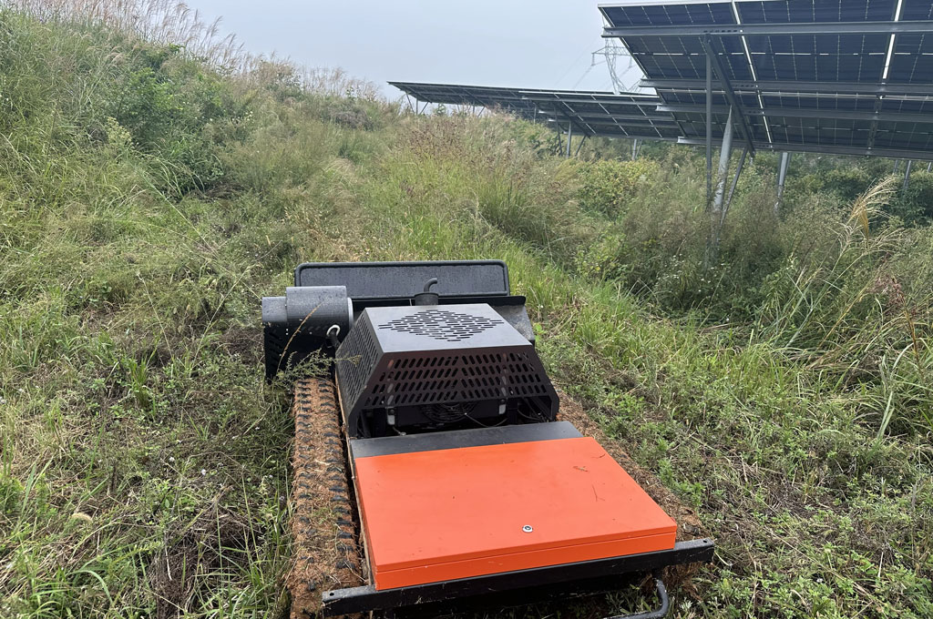 复杂地形除草机器人